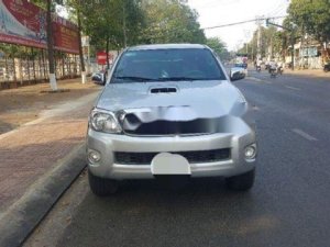Toyota Hilux 2011 - Cần bán gấp Toyota Hilux năm sản xuất 2011, màu bạc, giá 465tr