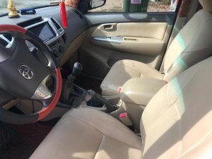 Toyota Hilux 2011 - Cần bán gấp Toyota Hilux 2011, màu đen, nhập khẩu 