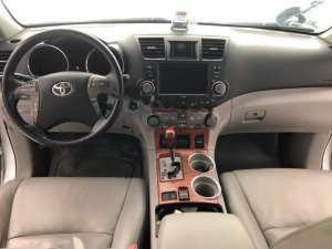 Toyota Highlander Limited 3.5 AWD 2007 - Bán ô tô Toyota Highlander Limited 3.5 AWD đời 2007, màu bạc, nhập khẩu nguyên chiếc