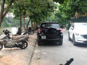 Toyota RAV4 2010 - Cần bán gấp Toyota RAV4 đời 2010, màu đen, nhập khẩu chính hãng, chính chủ, 670tr