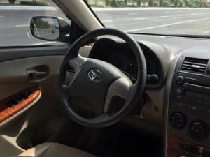 Toyota Corolla Altis 2009 - Bán ô tô Toyota Corolla altis sản xuất 2009, màu bạc số sàn