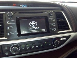 Toyota Highlander LE 2017 - Bán Toyota Highlander Le đời 2017