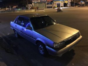 Toyota Corona 1986 - Cần bán xe Toyota Corona sản xuất năm 1986, màu bạc giá cạnh tranh