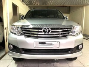 Toyota Fortuner V 2012 - Bán ô tô Toyota Fortuner V 2012, màu bạc, số tự động, giá chỉ 6 triệu