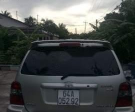 Toyota Highlander   2.4L. 2005 - Cần bán xe Toyota Highlander 2.4L. đời 2005, màu bạc, giá chỉ 500 triệu