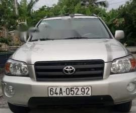 Toyota Highlander   2.4L. 2005 - Cần bán xe Toyota Highlander 2.4L. đời 2005, màu bạc, giá chỉ 500 triệu