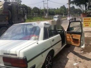 Toyota Cressida 1986 - Cần bán xe Toyota Cressida đời 1986, màu trắng giá cạnh tranh