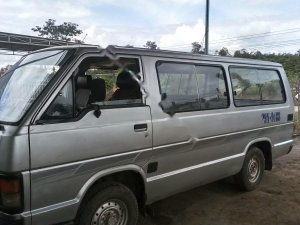 Toyota Hiace 1994 - Cần bán xe Toyota Hiace sản xuất năm 1994, màu bạc, nhập khẩu 