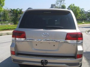 Toyota Land Cruiser VX 4.6 V8 2016 - Chiến Hòa Auto bán Toyota Land Cruiser VX 4.6 V8 2016, màu vàng cát, nhập khẩu