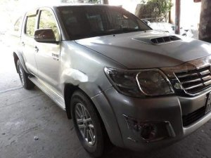 Toyota Hilux 2013 - Cần bán gấp Toyota Hilux năm 2013, màu xám, giá tốt