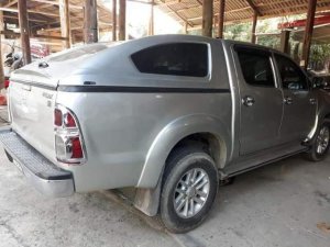 Toyota Hilux 2013 - Cần bán gấp Toyota Hilux năm 2013, màu xám, giá tốt