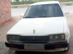 Toyota Cressida 1986 - Bán xe Toyota Cressida năm 1986 màu trắng, giá tốt nhập khẩu