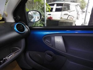 Toyota Aygo AT 2013 - Cần bán Toyota Aygo đăng ký 2013, màu xanh lam, nhập khẩu, 10 túi khí, số tự động