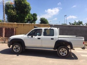 Toyota Hilux 2.8L 4x4 MT 2005 - Xe Toyota Hilux 2.8L 4x4 MT đời 2005, màu trắng, nhập khẩu 