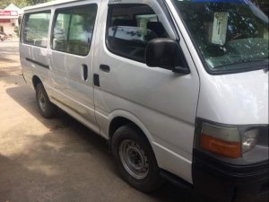 Toyota Van 2004 - Cần bán gấp Toyota Van đời 2004, màu trắng, xe nhập