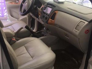 Toyota Innova 2009 - Bán Toyota Innova năm sản xuất 2009, màu bạc