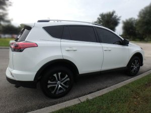 Toyota RAV4 2017 - Đi nước ngoài cần bán RAV4 LE 2017, nhập Nhật, số tự động