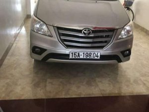 Toyota Innova 2015 - Bán xe Toyota Innova sản xuất 2015, màu xám, giá 575tr