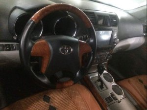 Toyota Highlander 2008 - Cần bán Toyota Highlander đời 2008, màu bạc chính chủ, 700 triệu