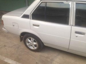 Toyota Corolla SE 1981 - Bán xe Toyota Corolla SE sản xuất 1981, màu trắng, xe nhập 