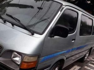Toyota Hiace   2001 - Bán Toyota Hiace năm sản xuất 2001, màu bạc