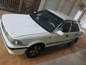 Toyota Corolla 1989 - Cần bán xe Toyota Corolla đời 1989, màu trắng, nhập khẩu nguyên chiếc