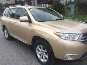 Toyota Highlander SE 2.7 2011 - Bán Toyota Highlander SE 2.7 đời 2011, màu vàng, nhập khẩu nguyên chiếc