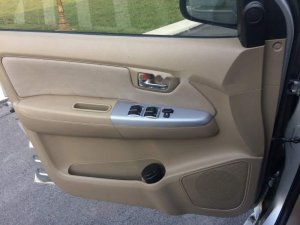 Toyota Fortuner   2009 - Bán Toyota Fortuner đời 2009, màu bạc, máy dầu, một chủ ngay từ đầu