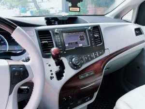 Toyota Sienna 3.5 2013 - Bán Toyota Sienna 3.5 sản xuất 2013, màu trắng, nhập khẩu nguyên chiếc