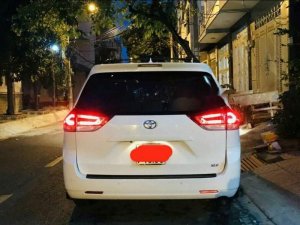 Toyota Sienna 3.5 2013 - Bán Toyota Sienna 3.5 sản xuất 2013, màu trắng, nhập khẩu nguyên chiếc