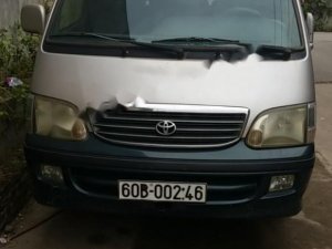 Toyota Hiace 2002 - Cần bán lại xe Toyota Hiace đời 2002, màu bạc, xe nhập