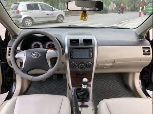 Toyota Corolla  MT 2013 - Gia đình cần bán Toyota Corolla Altis 2013 số sàn - máy 1.8G - xe đẹp