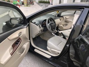 Toyota Corolla  MT 2013 - Gia đình cần bán Toyota Corolla Altis 2013 số sàn - máy 1.8G - xe đẹp