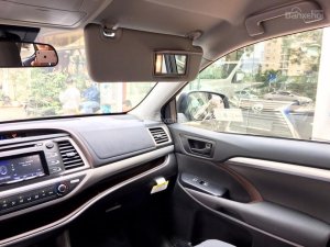 Toyota Highlander LE 2017 - Bán xe Toyota Highlander LE năm 2017, màu đen, màu đỏ nhập khẩu Mỹ, LH em Hương: 0945392468