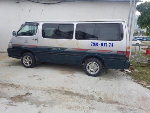 Toyota Hiace 2004 - Bán xe Toyota Hiace đời 2004, màu bạc