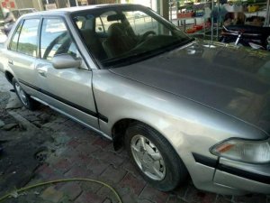 Toyota Corona 1988 - Cần bán Toyota Corona 1988, màu bạc, giá chỉ 35 triệu