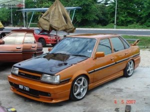 Toyota Corona 1985 - Bán Toyota Corona năm sản xuất 1985, màu vàng, nhập khẩu nguyên chiếc giá cạnh tranh