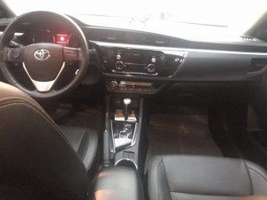 Toyota Corolla Altis 2014 - Cần bán Toyota Corolla altis năm sản xuất 2014, màu bạc giá cạnh tranh