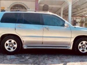 Toyota Highlander 2.4  2005 - Cần bán xe Toyota Highlander 2.4 đời 2005, màu bạc, giá 500tr