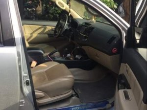 Toyota Fortuner 2014 - Cần bán gấp Toyota Fortuner sản xuất năm 2014, màu bạc chính chủ, giá tốt