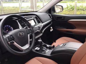 Toyota Highlander LE 2.7 2017 - Bán Toyota Highlander LE 2.7 đời 2017, màu nâu, nhập khẩu nguyên chiếc