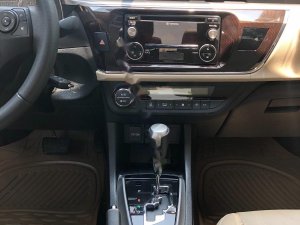 Toyota Corolla Altis 1.8 G 2016 - Bán Toyota Corolla altis 1.8 G năm sản xuất 2016, màu bạc  