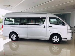 Toyota Hiace 2018 - Bán Toyota Hiace sản xuất năm 2018, màu bạc, nhập khẩu nguyên chiếc