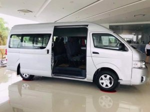 Toyota Hiace 2018 - Bán Toyota Hiace sản xuất năm 2018, màu bạc, nhập khẩu nguyên chiếc