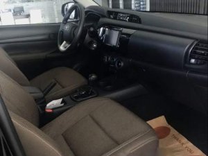 Toyota Hilux 2018 - Bán xe Toyota Hilux đời 2018, màu đen, nhập khẩu nguyên chiếc Thái Lan