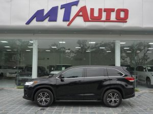 Toyota Highlander LE 2017 - Bán Toyota Highlander sản xuất 2017, màu đen, nội thất xanh lam đặt biệt hiếm