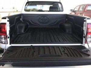 Toyota Hilux   2.4G 4x4MT   2019 - Bán Toyota Hilux 2.4G 4x4MT sản xuất năm 2019, màu trắng, xe nhập