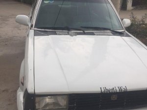 Toyota Corona   1982 - Bán xe Toyota Corona 1982, màu trắng, xe đồng sơn còn tốt