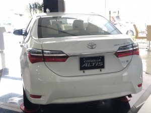 Toyota Corolla Altis 1.8G AT 2019 - Toyota Corolla Altis năm 2019 màu trắng, 746 triệu