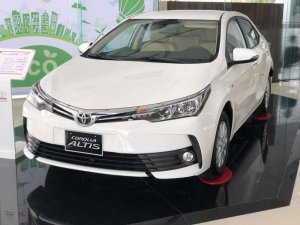 Toyota Corolla Altis 1.8G AT 2019 - Toyota Corolla Altis năm 2019 màu trắng, 746 triệu